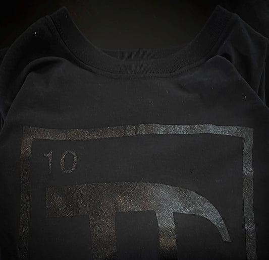 Jaeti black on black square logo long sleeve t-shirt